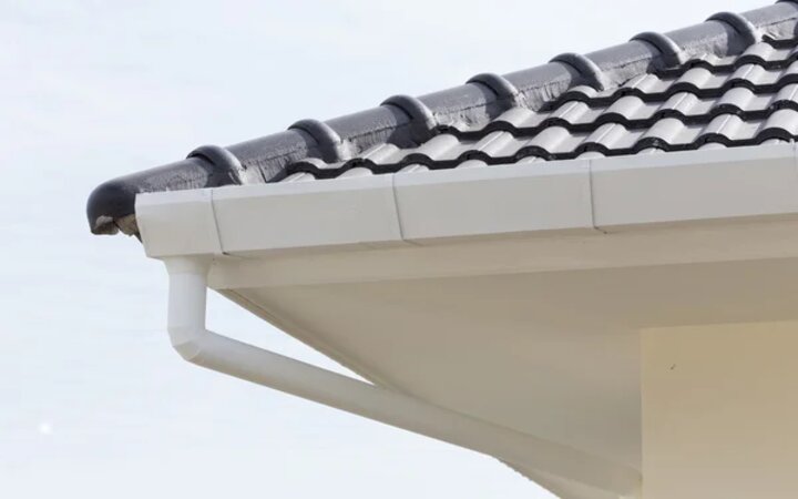 Half-round gutters