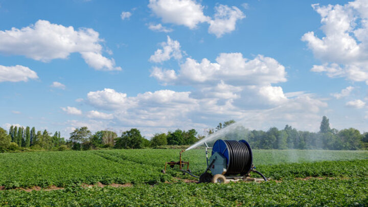 Travelling sprinkler