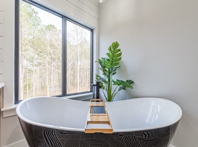 Bathroom-2-Tub