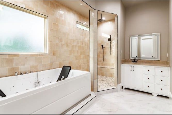 full-tub-view