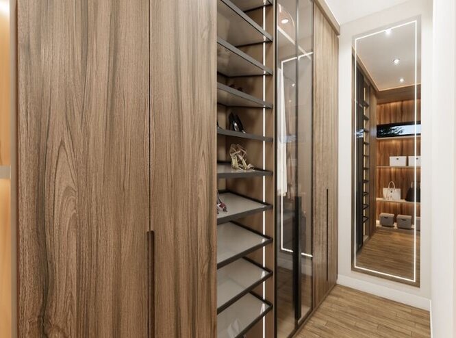 Closet-7