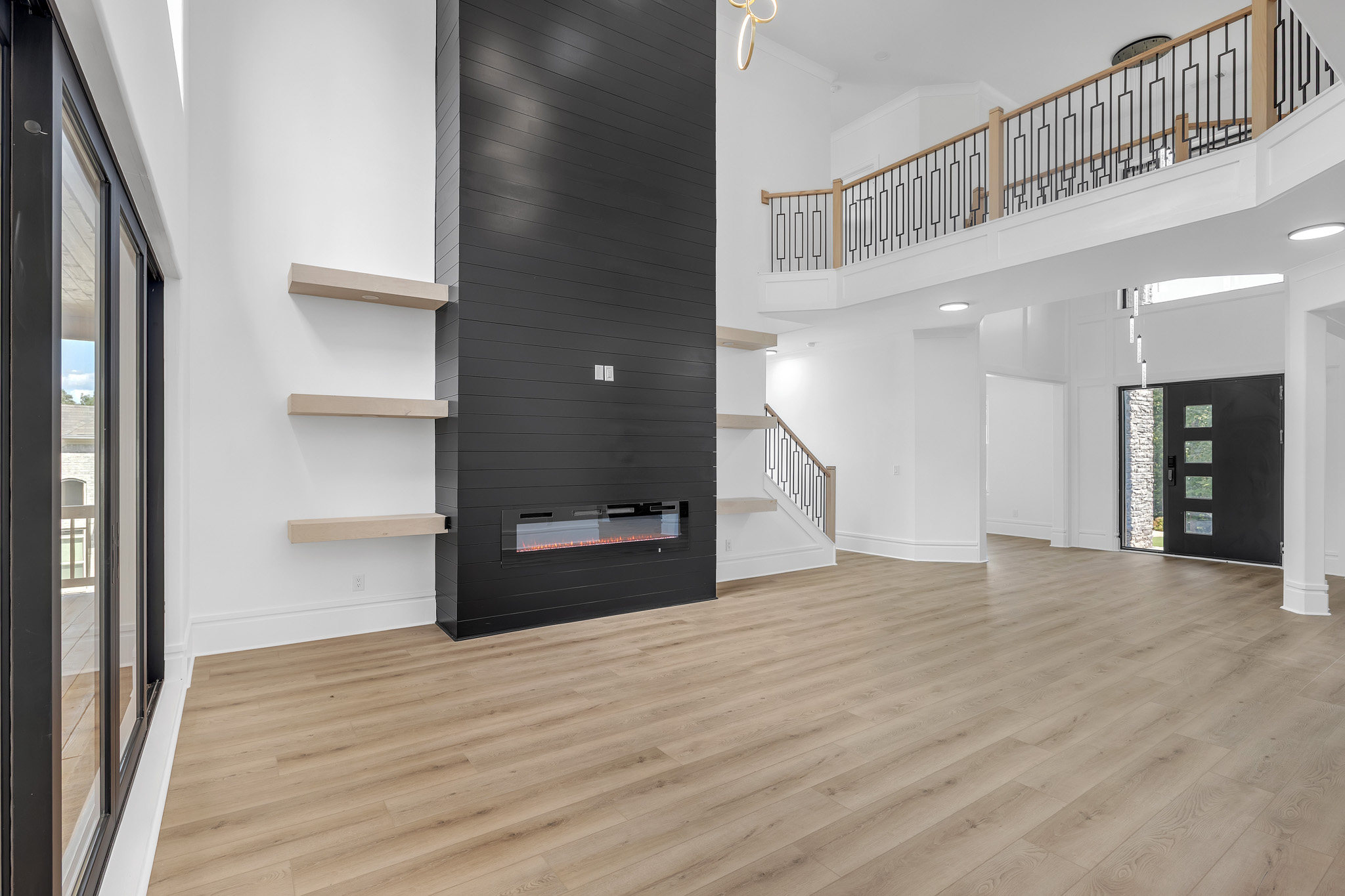421 Saint Surey Way-07