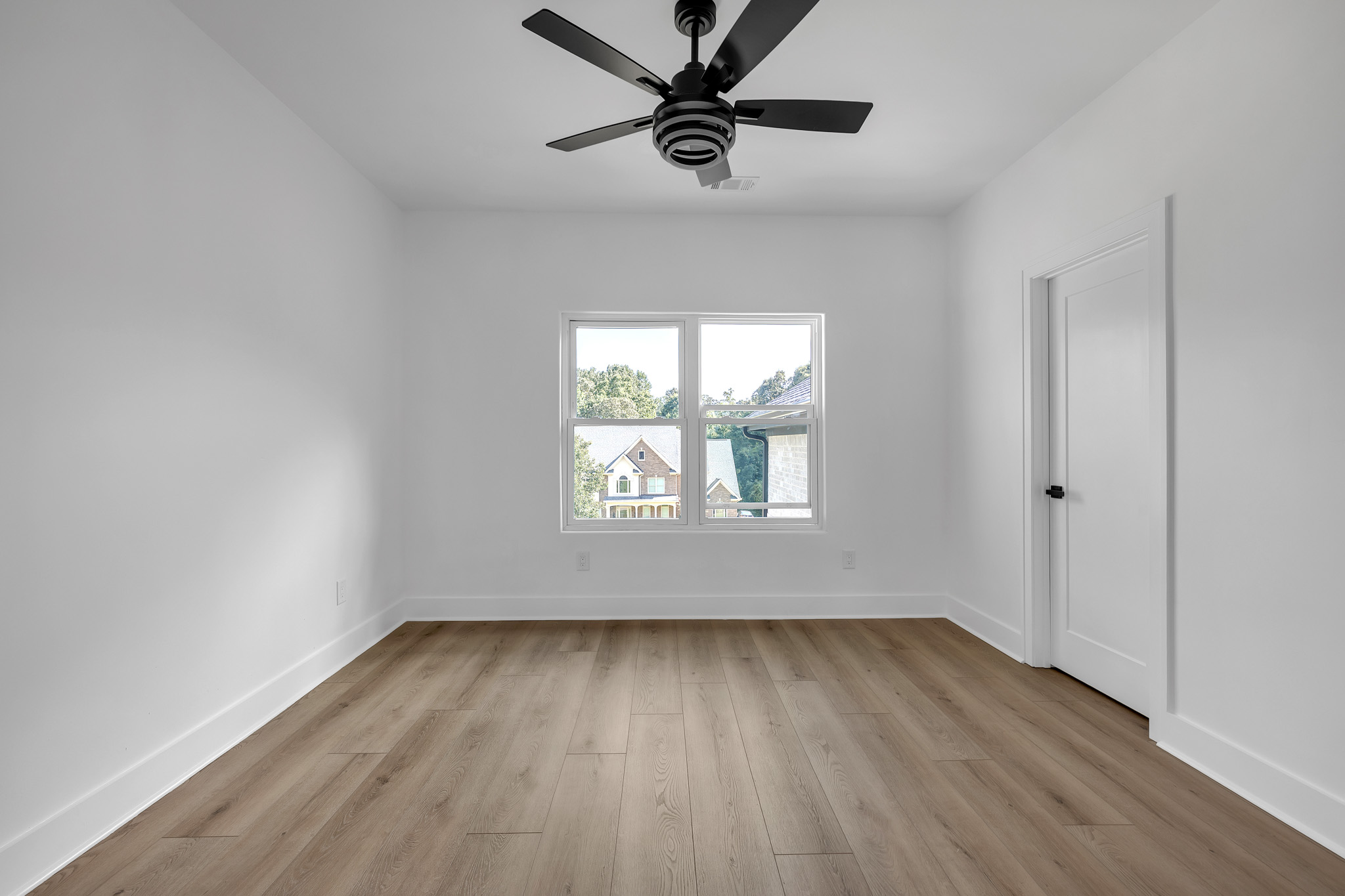421 Saint Surey Way-25