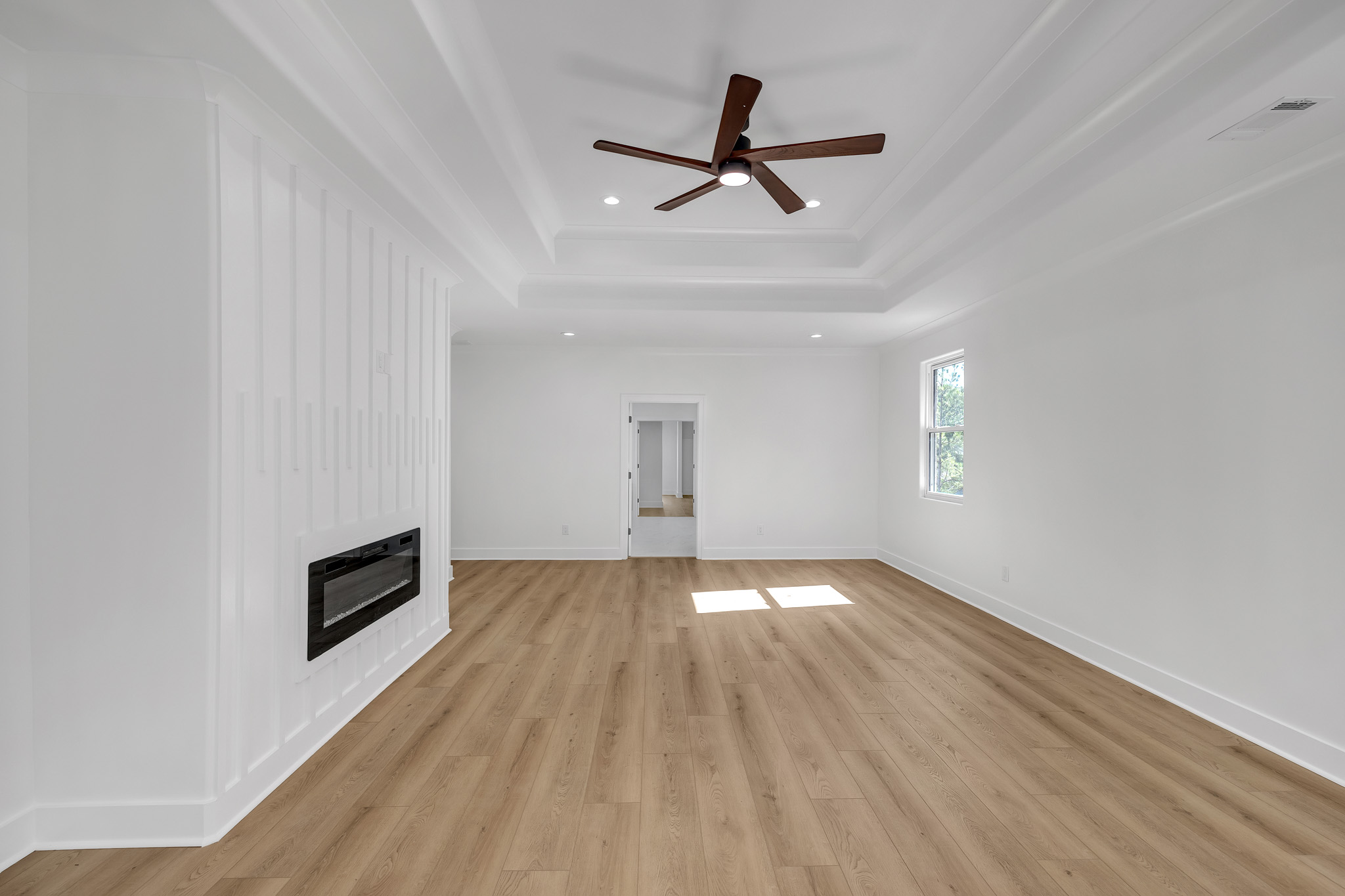 421 Saint Surey Way-32