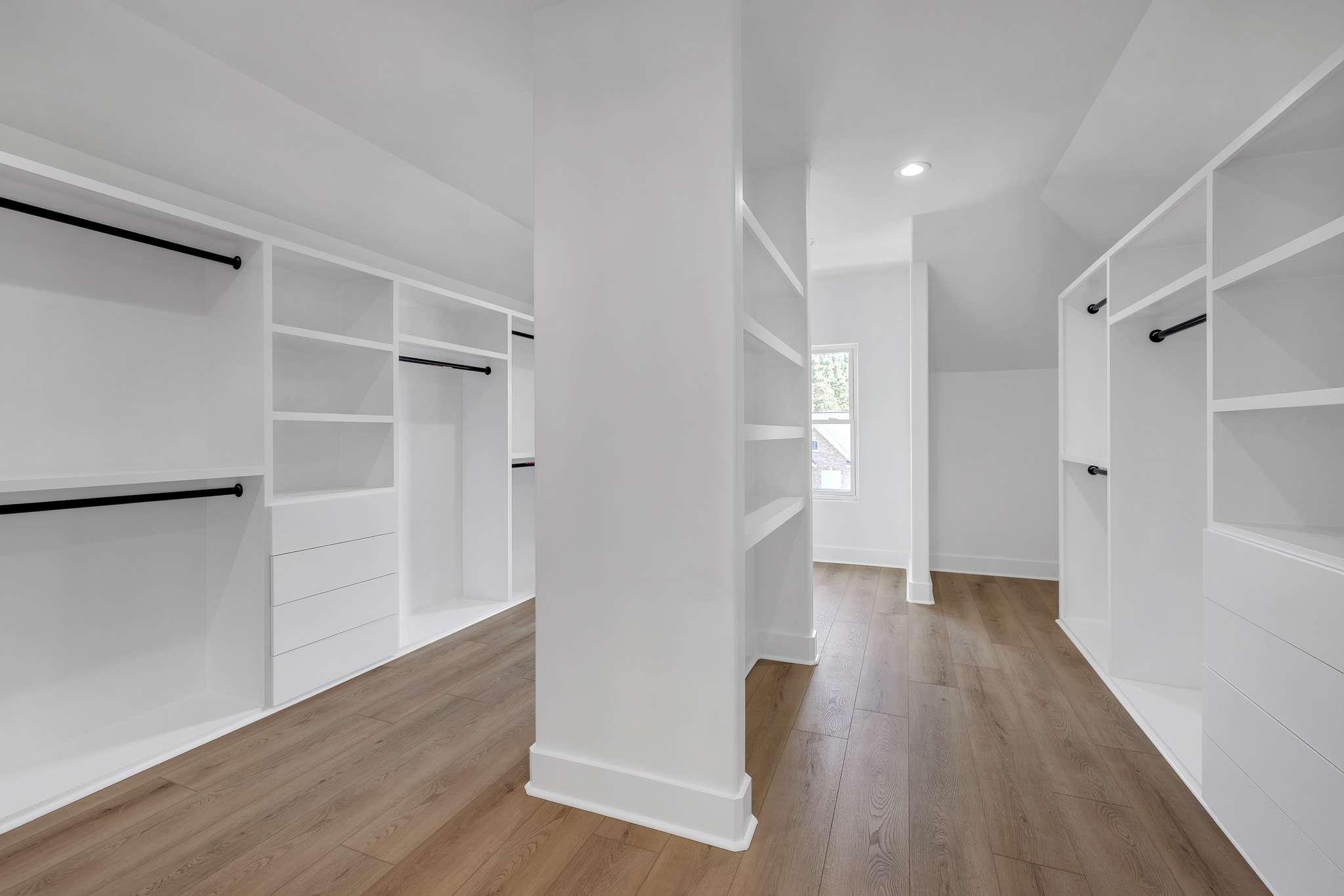 421 Saint Surey Way-36