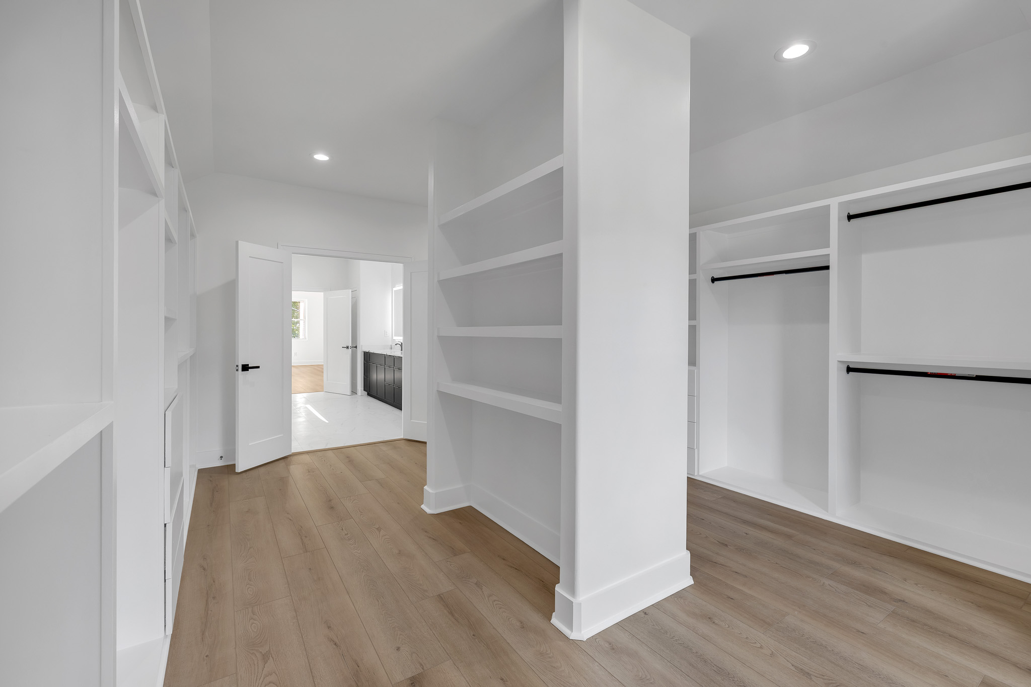 421 Saint Surey Way-37