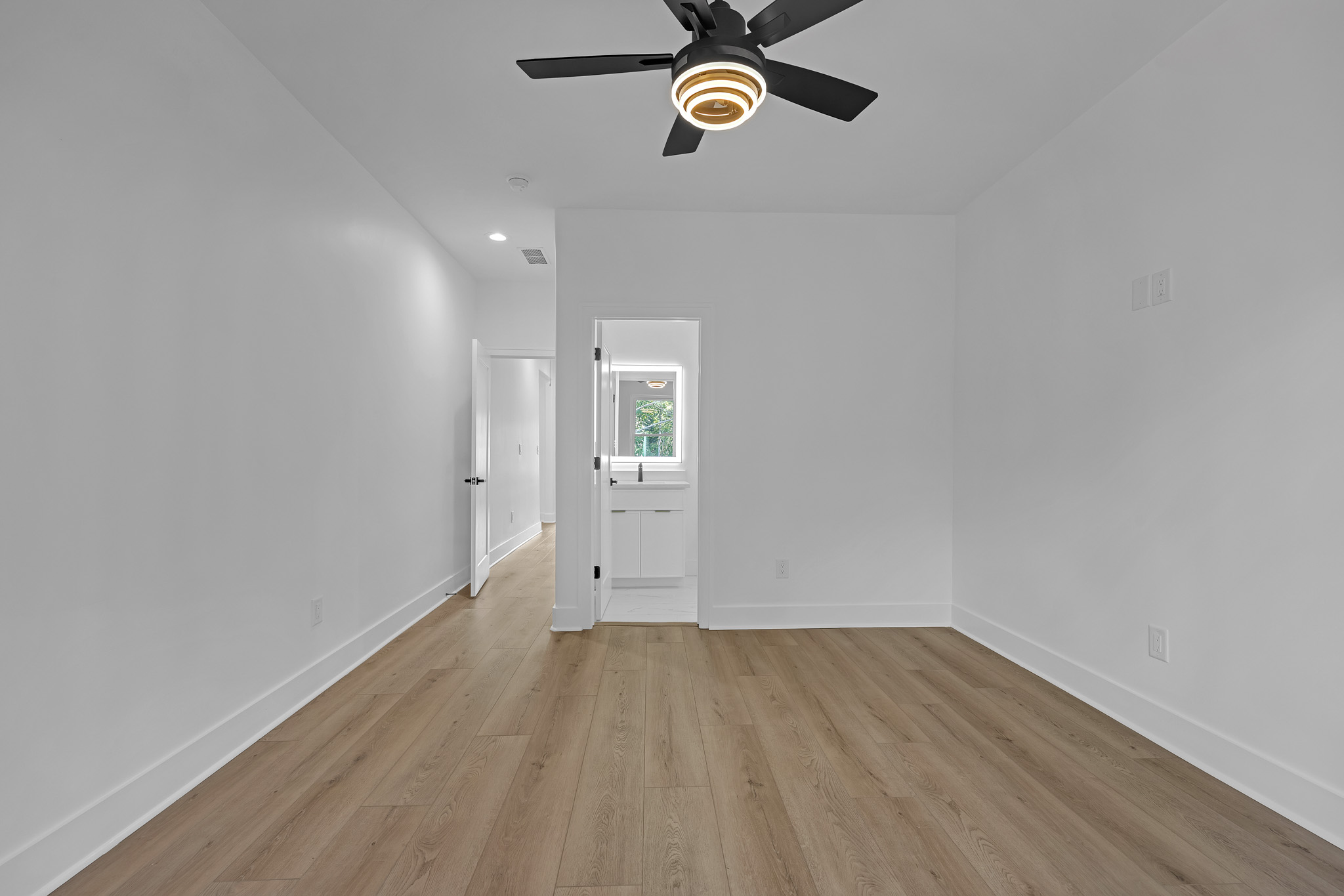 421 Saint Surey Way-39