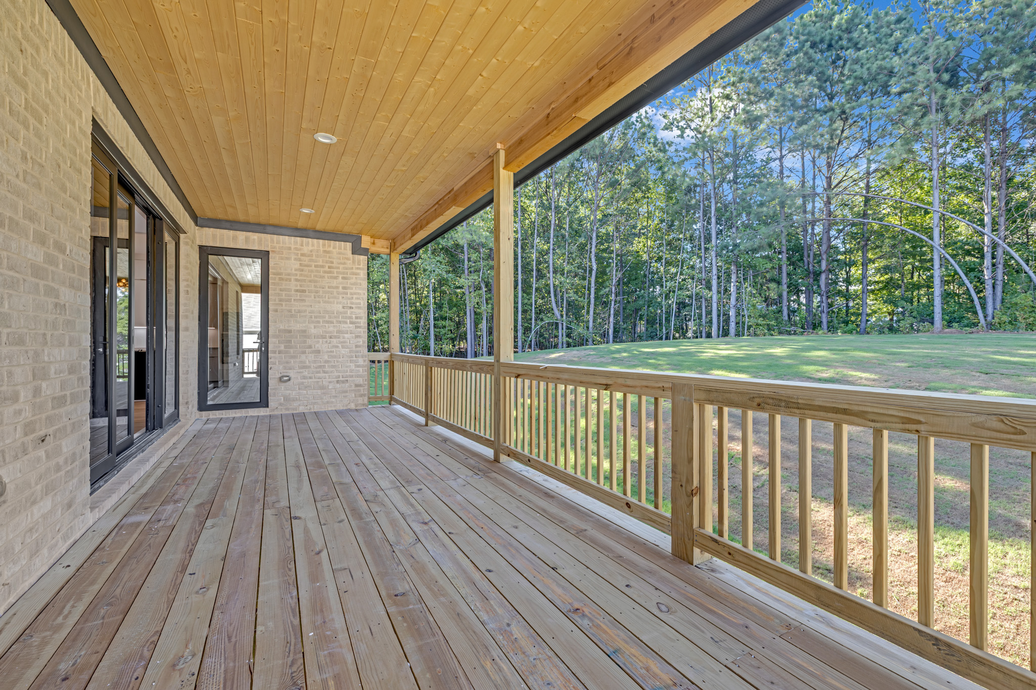 421 Saint Surey Way-42